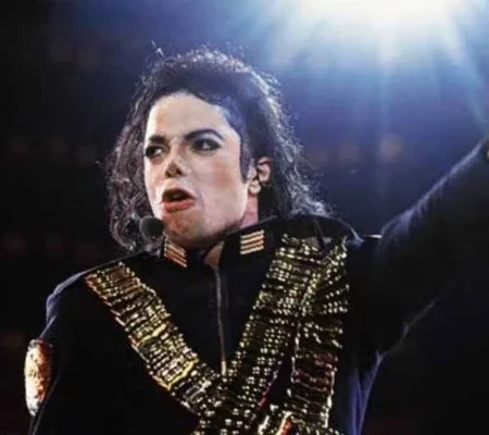 Como 12 famosos ganham muito dinheiro mesmo após a morte