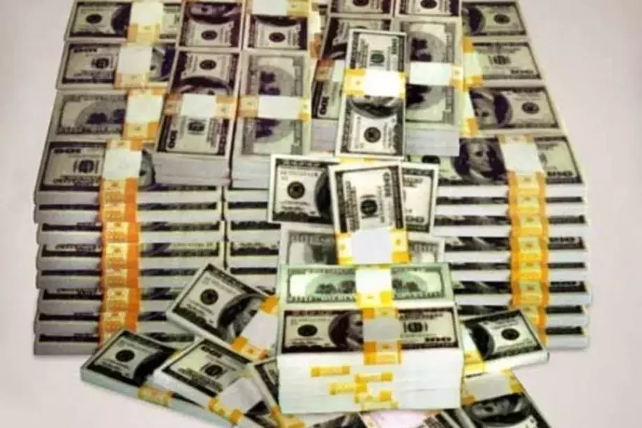 Como 12 famosos ganham muito dinheiro mesmo após a morte - imagem 7517