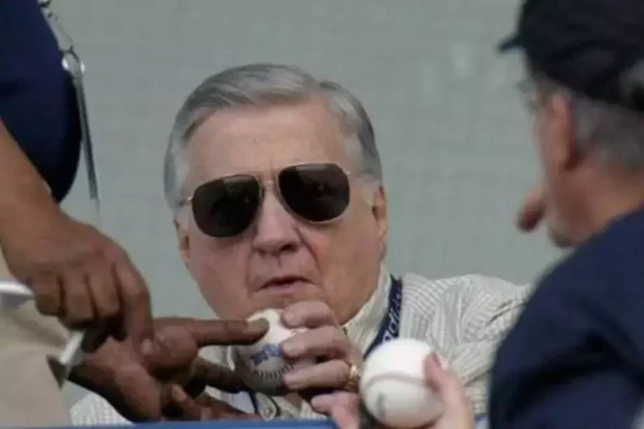 Como 12 famosos ganham muito dinheiro mesmo após a morte - imagem 7526