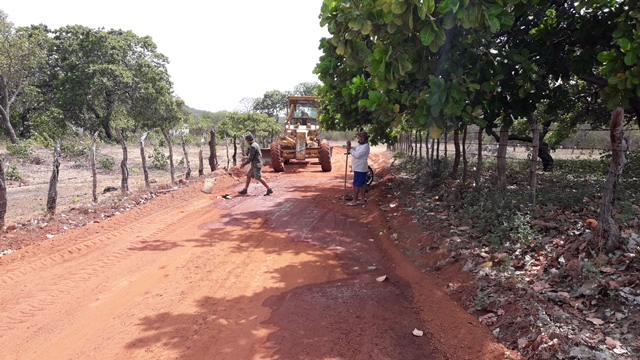 Prefeitura de Dom Expedito Lopes intensifica limpeza nos cemitérios - Imagem 16