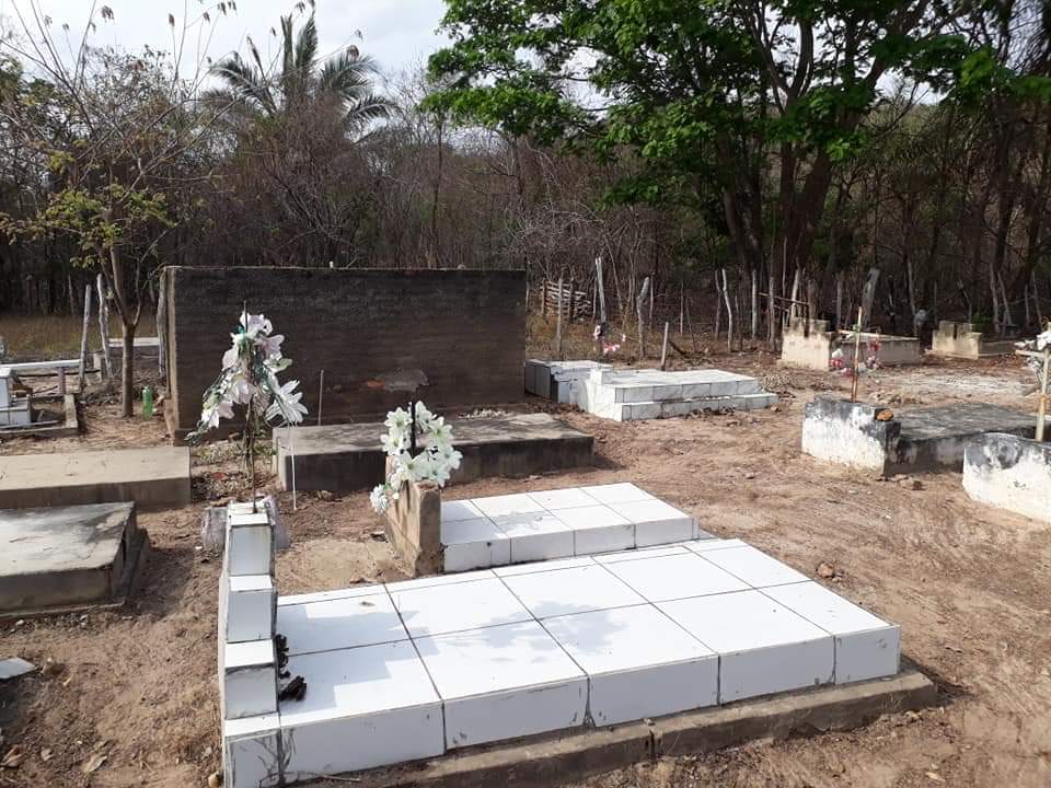 Prefeitura manda limpar cemitérios para visitação do 2 de novembro 