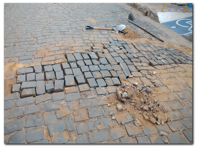 Prefeitura de Inhuma realiza recuperação de calçamento - Imagem 4