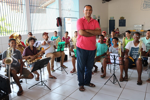 Projeto ensina jovens e adolescentes a arte musical - Imagem 7