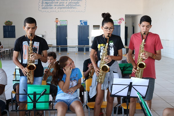 Projeto ensina jovens e adolescentes a arte musical - Imagem 9