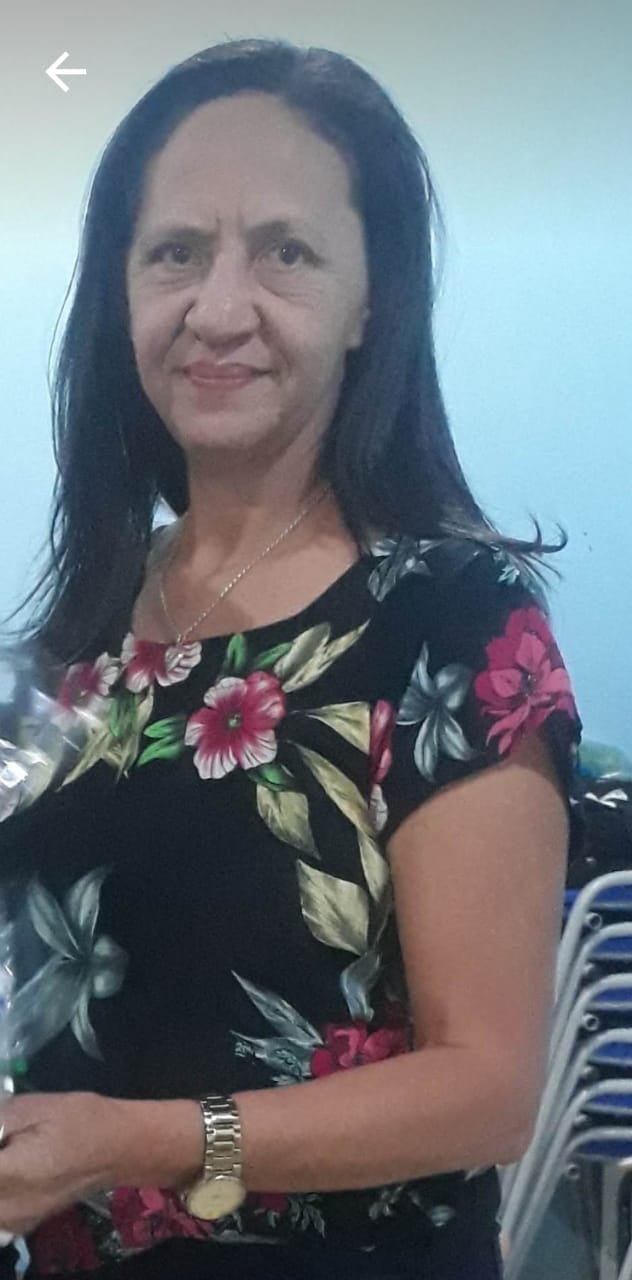 Diretora Maria Luzinete Alves