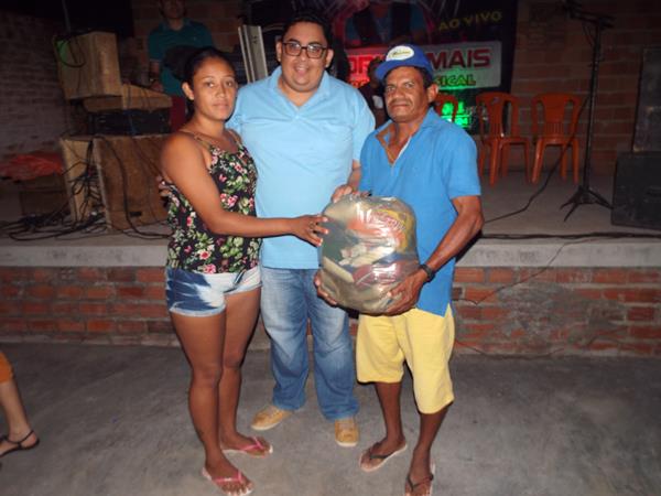 Rádio Cruzeiro AM concretiza campanha solidária com entrega de cestas de alimento  - Imagem 50