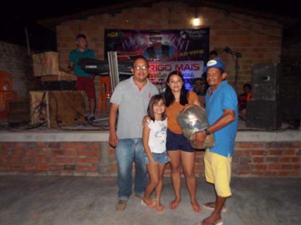 Rádio Cruzeiro AM concretiza campanha solidária com entrega de cestas de alimento  - Imagem 62