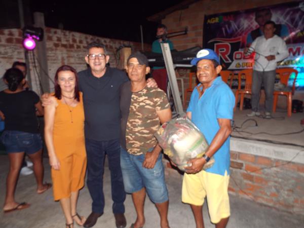 Rádio Cruzeiro AM concretiza campanha solidária com entrega de cestas de alimento  - Imagem 58