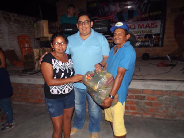 Rádio Cruzeiro AM concretiza campanha solidária com entrega de cestas de alimento  - Imagem 59