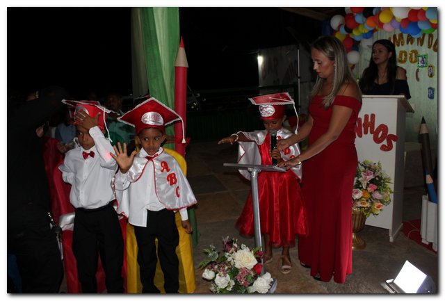 Escola Monsenhor Lopes realiza festa de formatura - Imagem 20