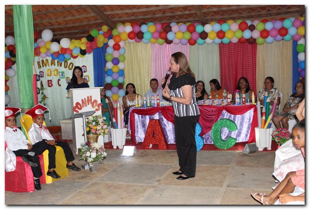Escola Monsenhor Lopes realiza festa de formatura - Imagem 18