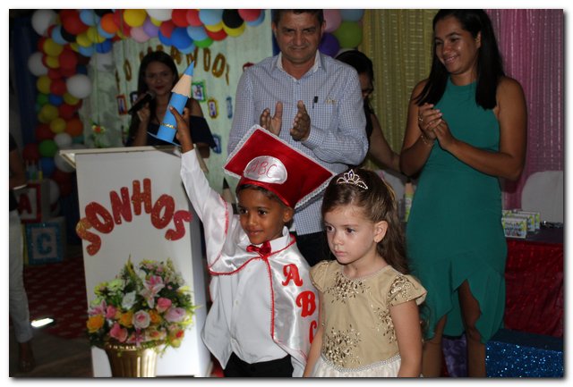 Escola Monsenhor Lopes realiza festa de formatura - Imagem 23