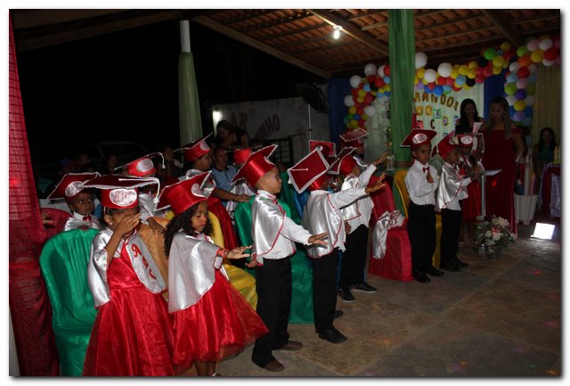 Escola Monsenhor Lopes realiza festa de formatura - Imagem 21