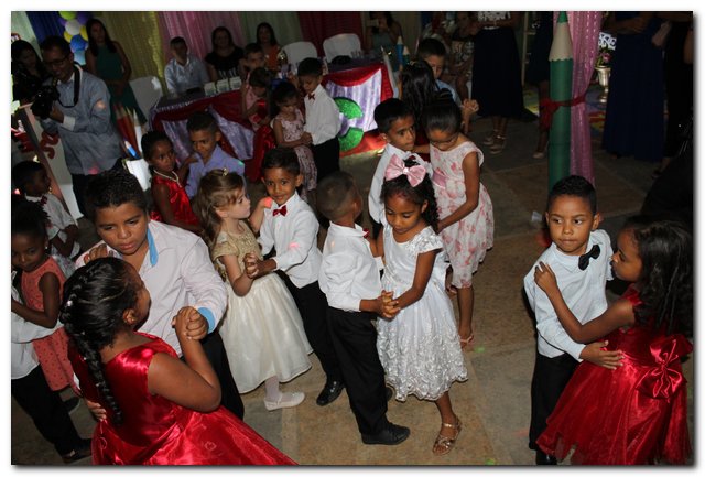 Escola Monsenhor Lopes realiza festa de formatura - Imagem 45