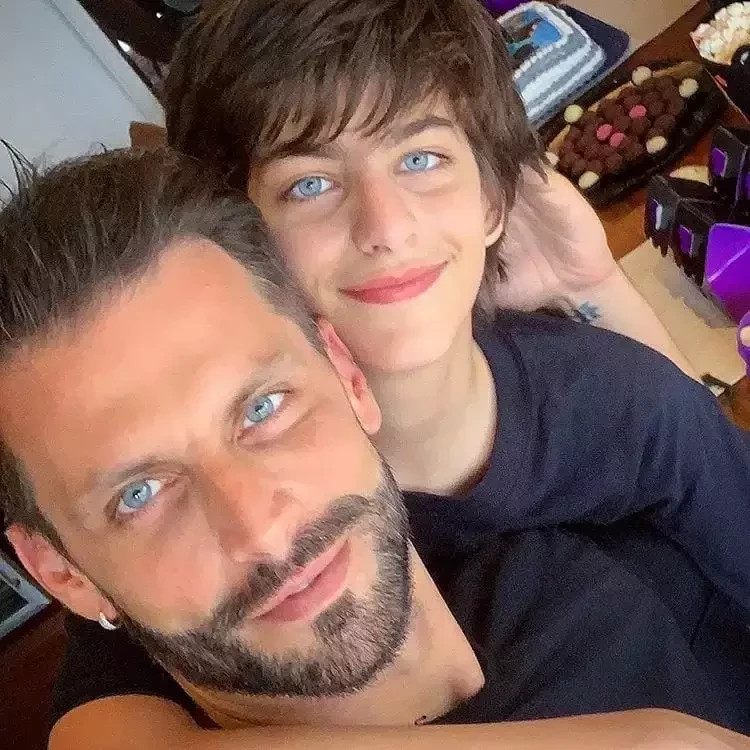 Cara de um, focinho do outro!  Pais famosos e filhos que são idênticos - imagem 11172