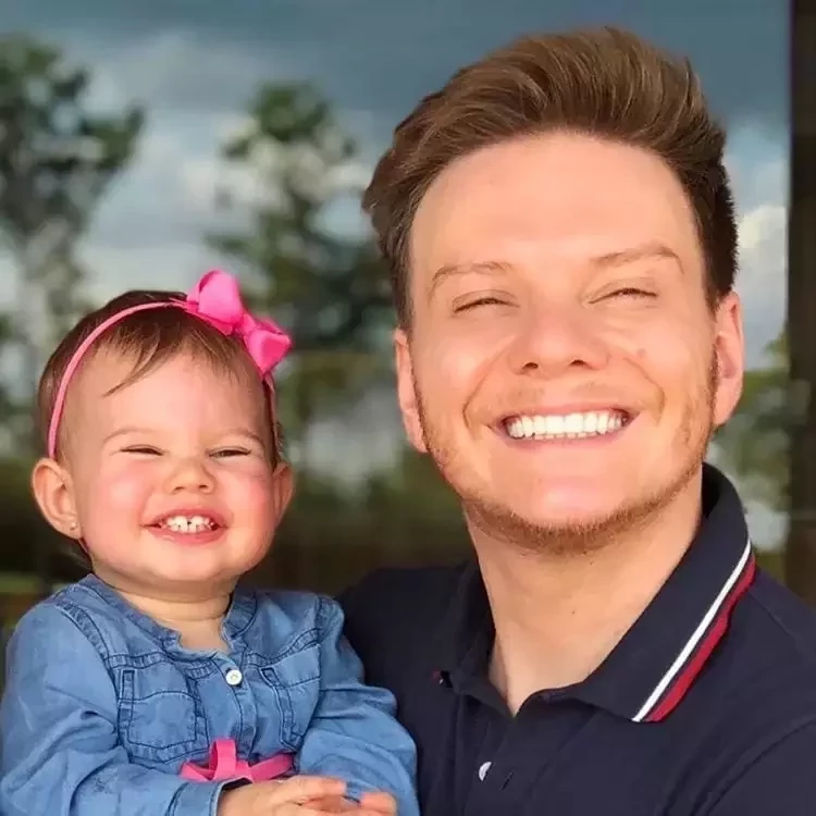 Cara de um, focinho do outro!  Pais famosos e filhos que são idênticos - imagem 11176