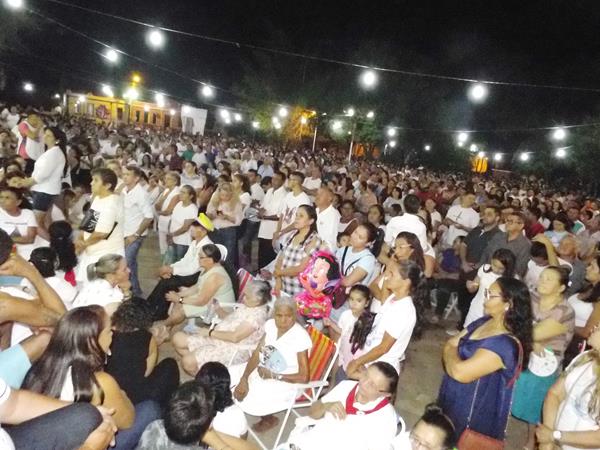 Procissão marca o início do festejo da Imaculada Conceição em Pedro II  - Imagem 71