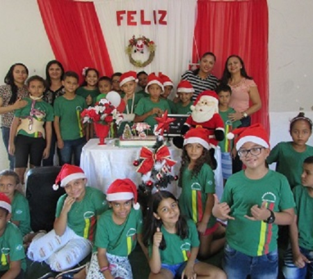 Encerramento projeto de leitura vira festa na escola Cícero Lopes