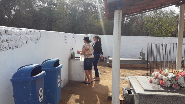 Dia de Finados em DEL – Visitantes foram surpreendidos nos cemitérios com organização, limpeza e missa. - Imagem 77