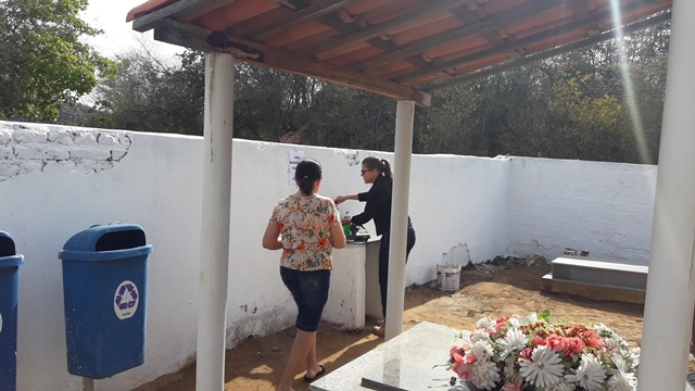 Dia de Finados em DEL – Visitantes foram surpreendidos nos cemitérios com organização, limpeza e missa. - Imagem 72