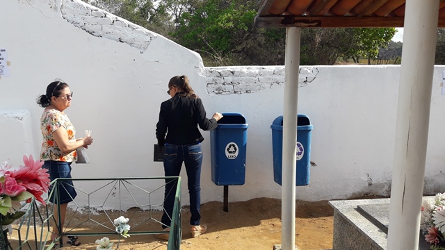 Dia de Finados em DEL – Visitantes foram surpreendidos nos cemitérios com organização, limpeza e missa. - Imagem 70