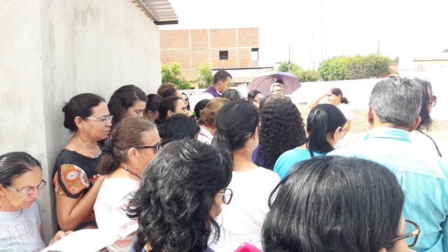 Dia de Finados em DEL – Visitantes foram surpreendidos nos cemitérios com organização, limpeza e missa. - Imagem 25