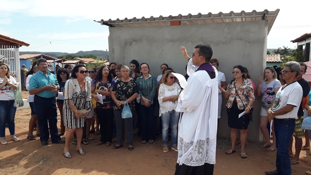 Dia de Finados em DEL – Visitantes foram surpreendidos nos cemitérios com organização, limpeza e missa. - Imagem 34