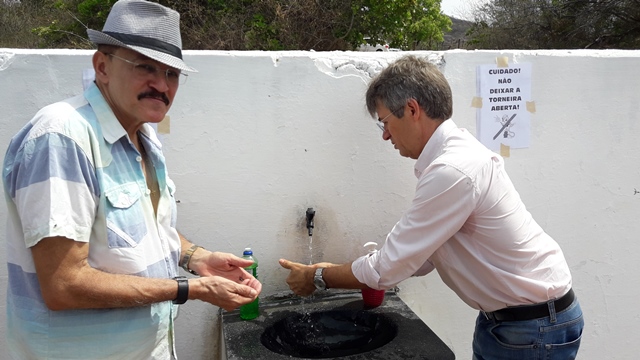 Dia de Finados em DEL – Visitantes foram surpreendidos nos cemitérios com organização, limpeza e missa. - Imagem 135