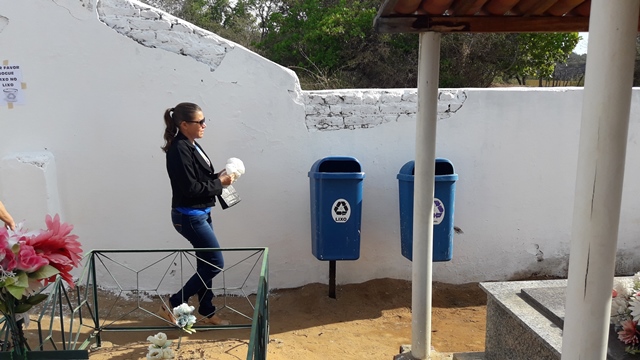 Dia de Finados em DEL – Visitantes foram surpreendidos nos cemitérios com organização, limpeza e missa. - Imagem 67