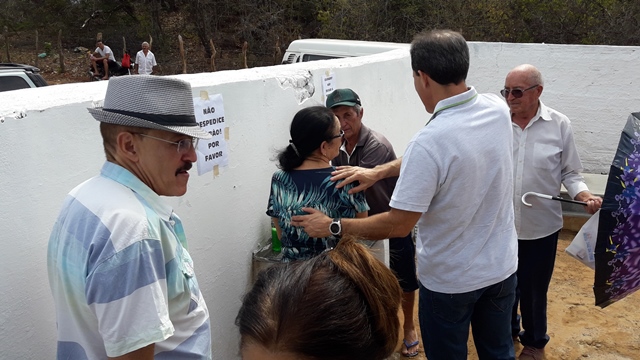 Dia de Finados em DEL – Visitantes foram surpreendidos nos cemitérios com organização, limpeza e missa. - Imagem 124