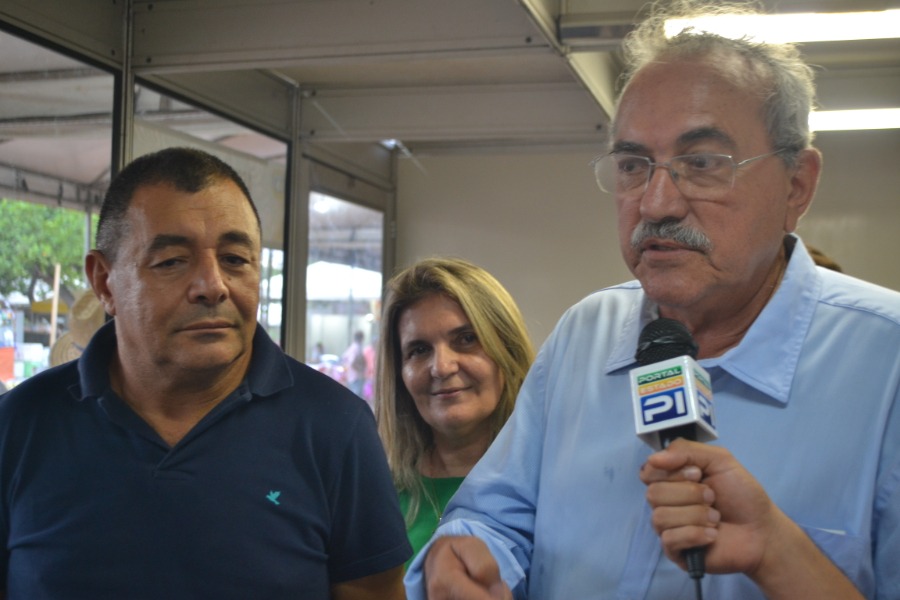 Deputado federal Átila Lira marca presença na 29ª Festa do Leite e comenta sobre projetos para cidade de São José do Divino - Imagem 3