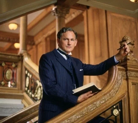 Confira lista com 12 famosos que você não tinha sabia que são gays