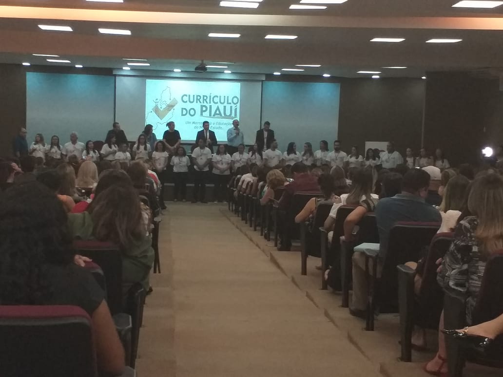 Educação: Especializar, empreender, novas tecnologias e novos métodos na missão de repassar conhecimentos 