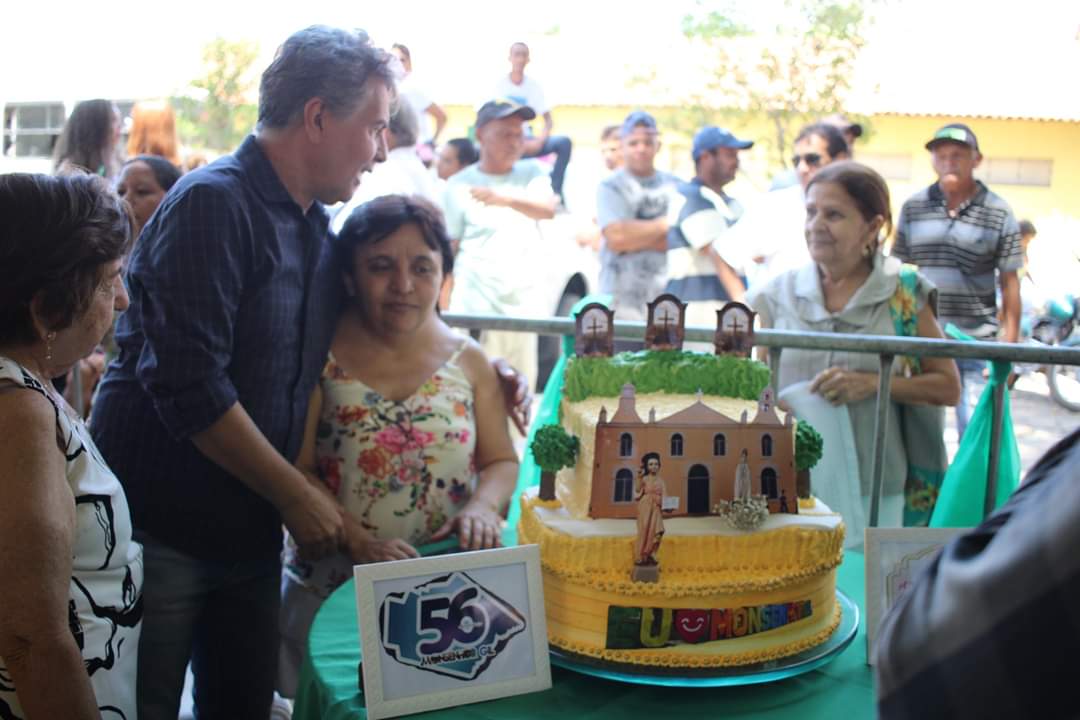 Um festival de criatividade e gostosuras no corte e distribuição dos bolos de aniversário de Monsenhor Gil  - Imagem 31