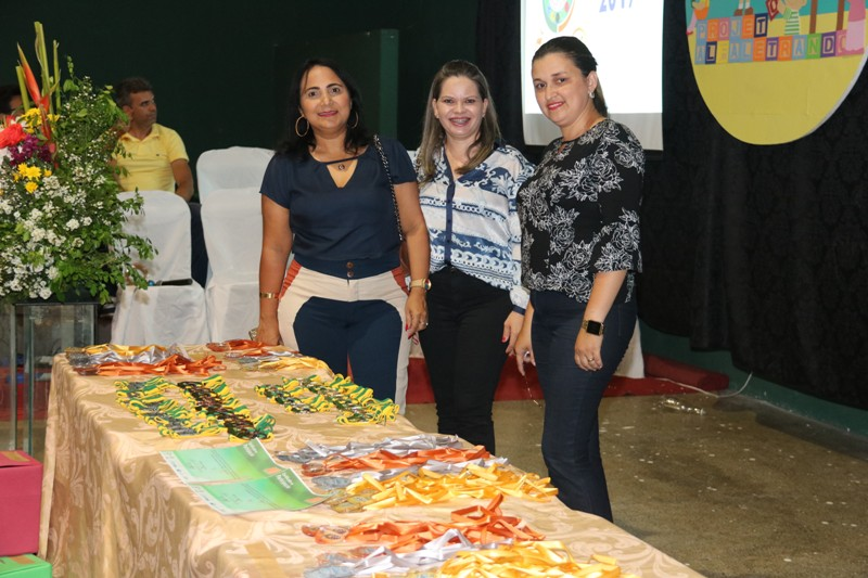 Prefeitura de Água Branca premia estudantes que se destacaram nas olimpíadas estudantis em 2019 - Imagem 4