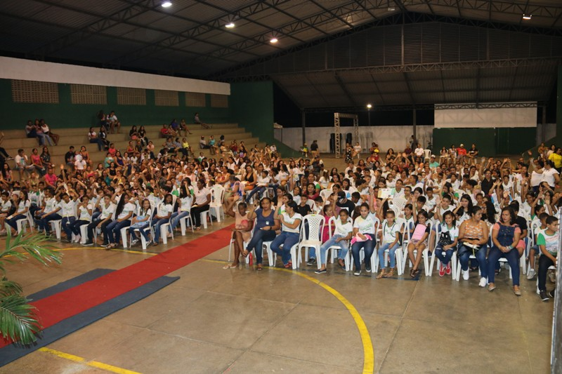 Prefeitura de Água Branca premia estudantes que se destacaram nas olimpíadas estudantis em 2019 - Imagem 3
