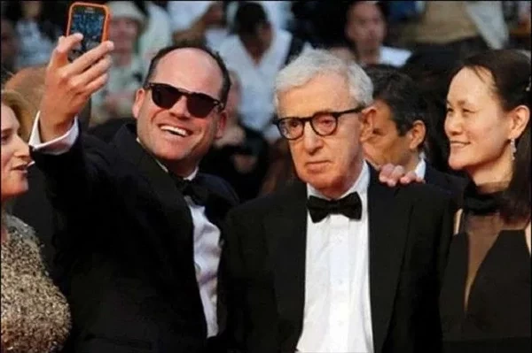 Confira as fotos mais constrangedoras de famosos com seus fãs  - imagem 12500