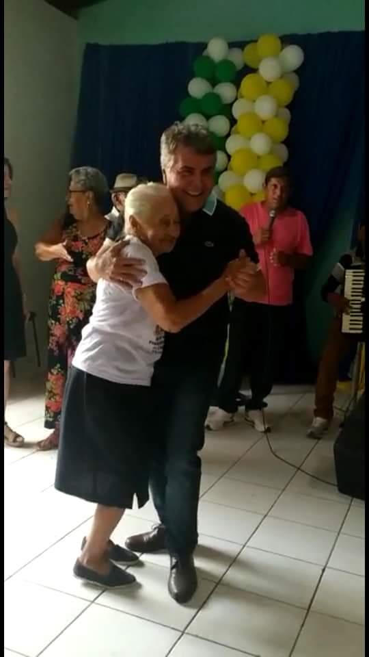 Com um grande baile prefeitura faz encerramento do tradicional Forró dos idosos em Monsenhor Gil - Imagem 4