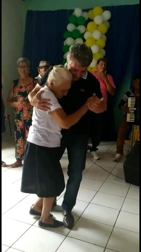 Com um grande baile prefeitura faz encerramento do tradicional Forró dos idosos em Monsenhor Gil - Imagem 5