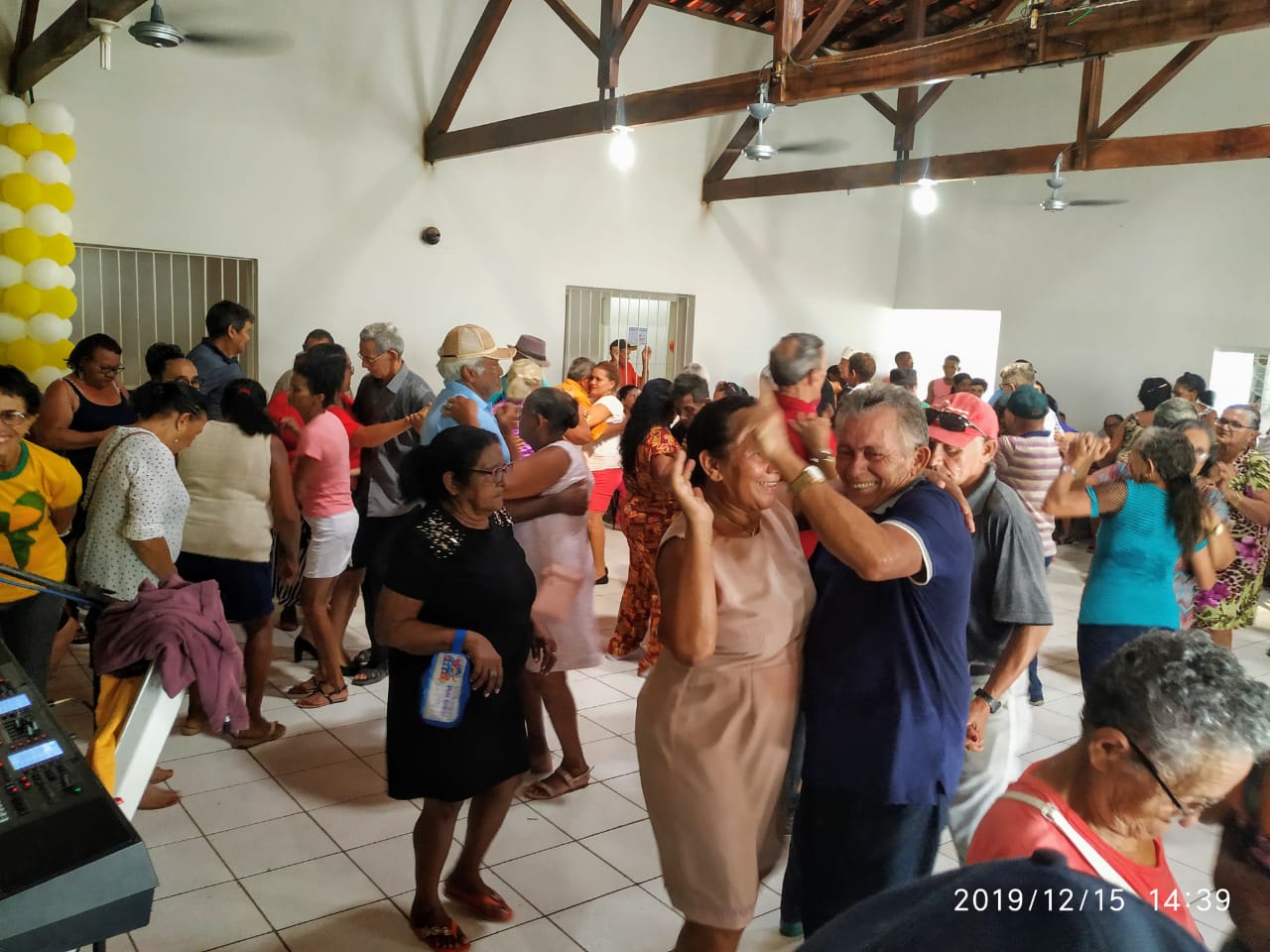 Com um grande baile prefeitura faz encerramento do tradicional Forró dos idosos em Monsenhor Gil - Imagem 14
