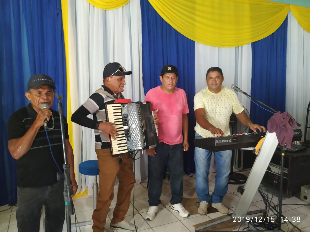 Com um grande baile prefeitura faz encerramento do tradicional Forró dos idosos em Monsenhor Gil - Imagem 6