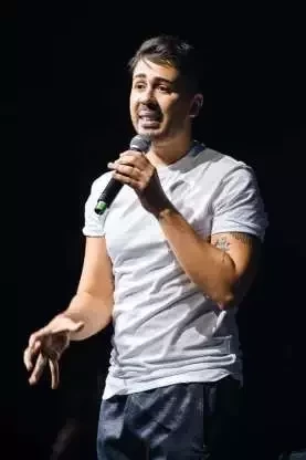 Conheça lista de famosos que foram adotados e você não sabia - imagem 12644