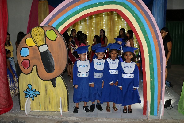 Creche Maria Imeldes promoveu festa de formatura - Imagem 1