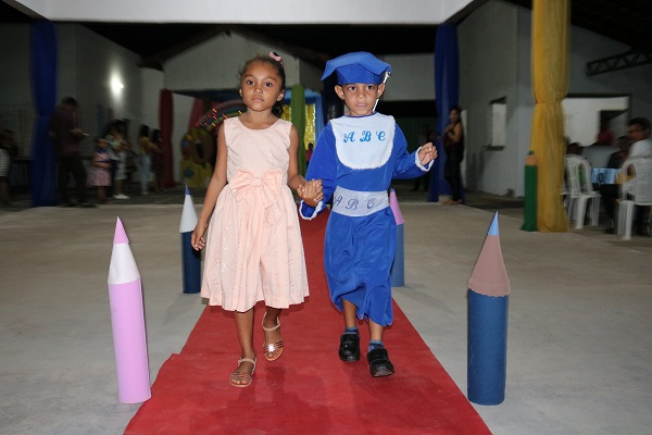 Creche Maria Imeldes promoveu festa de formatura - Imagem 9