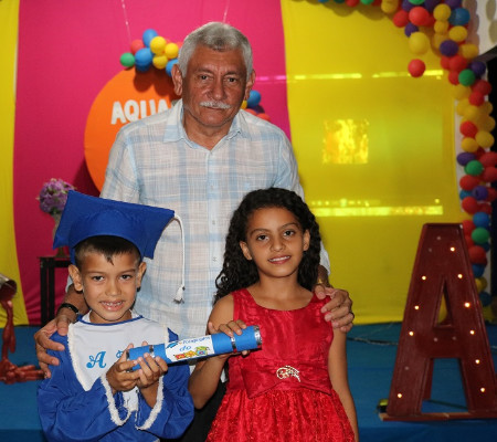 Creche Maria Imeldes promoveu festa de formatura