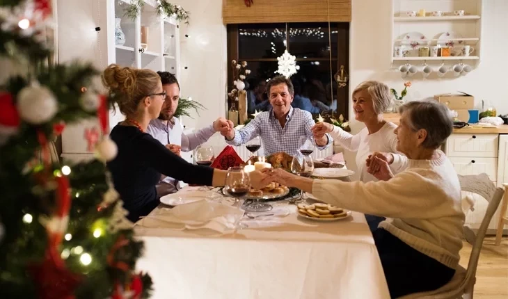 Conheça 7 lindas orações para abençoar sua família nesse Natal - imagem 12957