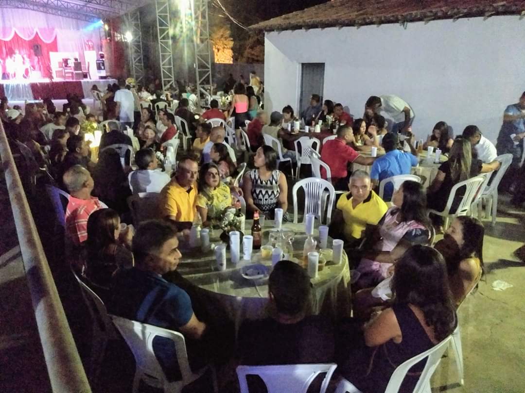 Prefeito João Luiz promove a maior festa de Confraternização de Monsenhor Gil e sorteia valiosos brindes  - Imagem 16