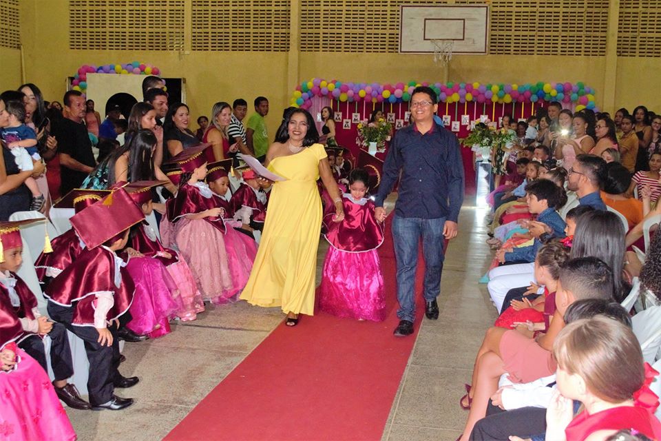 Doutores do ABC: U.E Vó Binoca realiza solenidade de formatura - Imagem 8