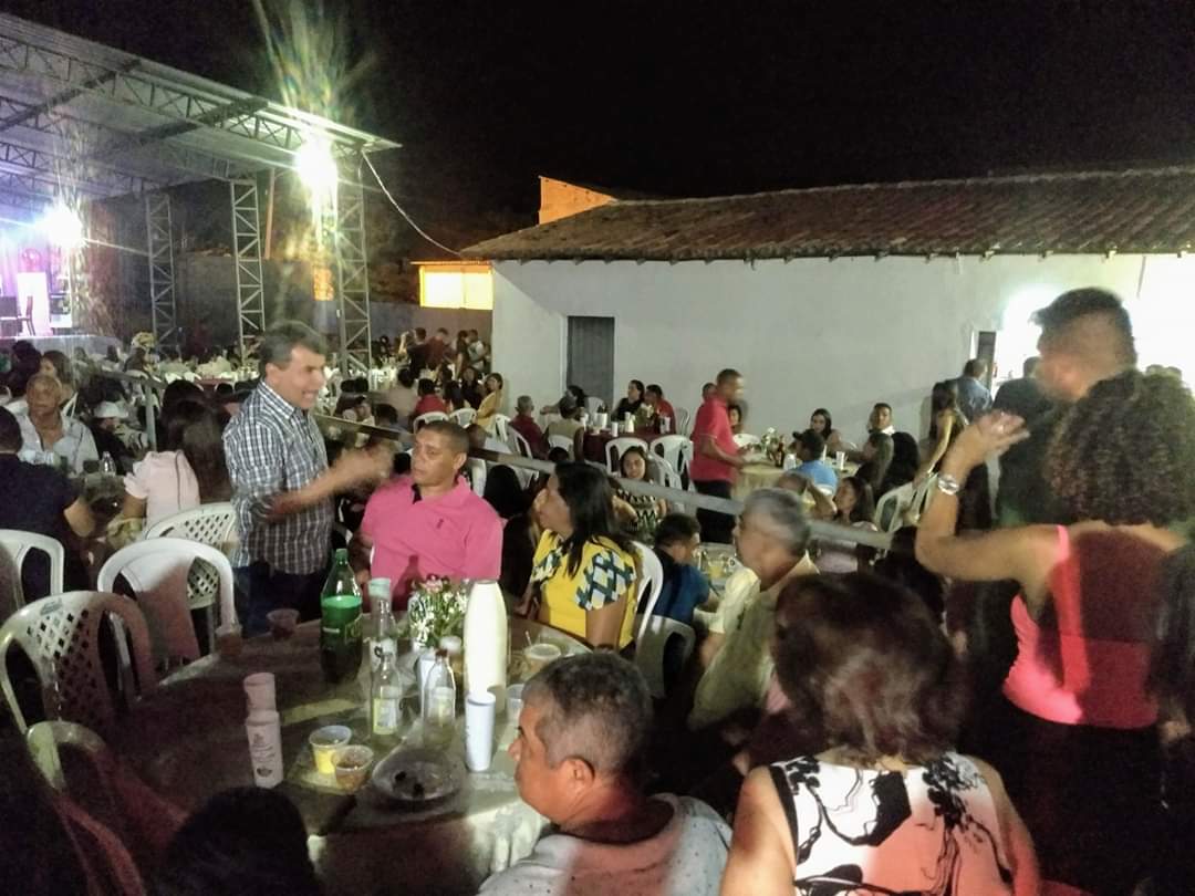Prefeito João Luiz promove a maior festa de Confraternização de Monsenhor Gil e sorteia valiosos brindes  - Imagem 17