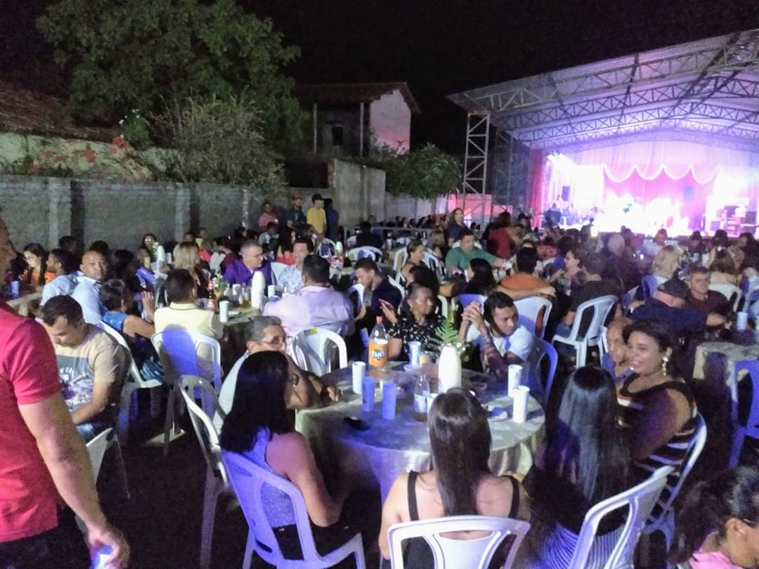 Prefeito João Luiz promove a maior festa de Confraternização de Monsenhor Gil e sorteia valiosos brindes  - Imagem 5